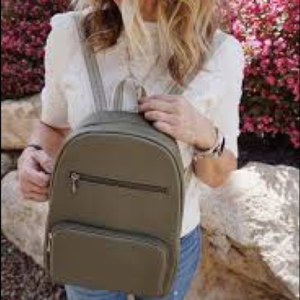 Thirty one Boutique Backpack in olive pebble